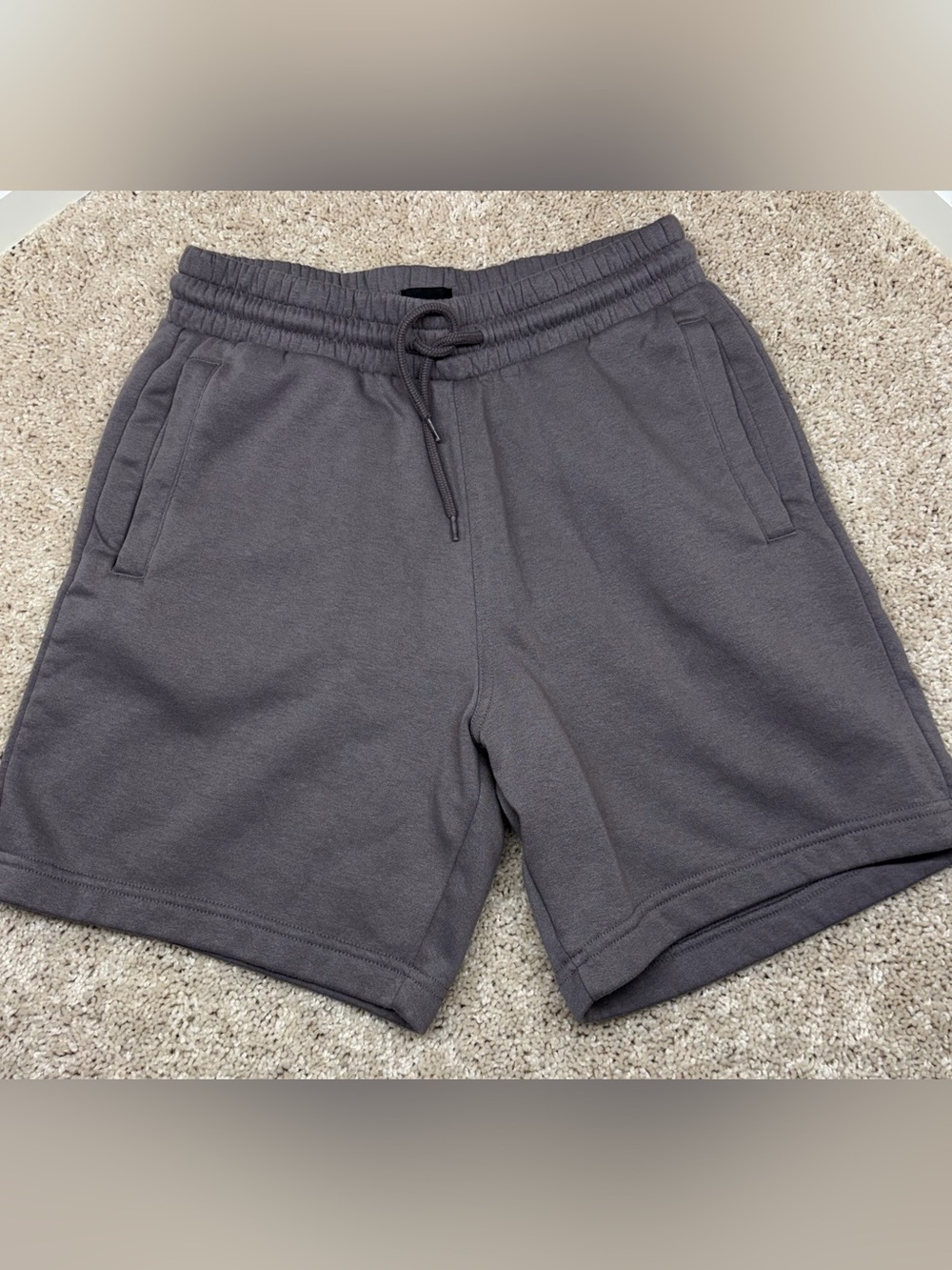 H&M Shorts - Picture 2 of 5